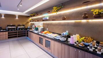 Petit déjeuner buffet compris tous les jours