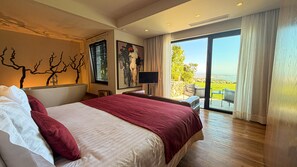 Deluxe Double Room, Terrace, Sea View (Pinot Noir) | Egyptian cotton sheets, premium bedding, memory foam beds, minibar - Quinta Vale da Roca (Sintra)