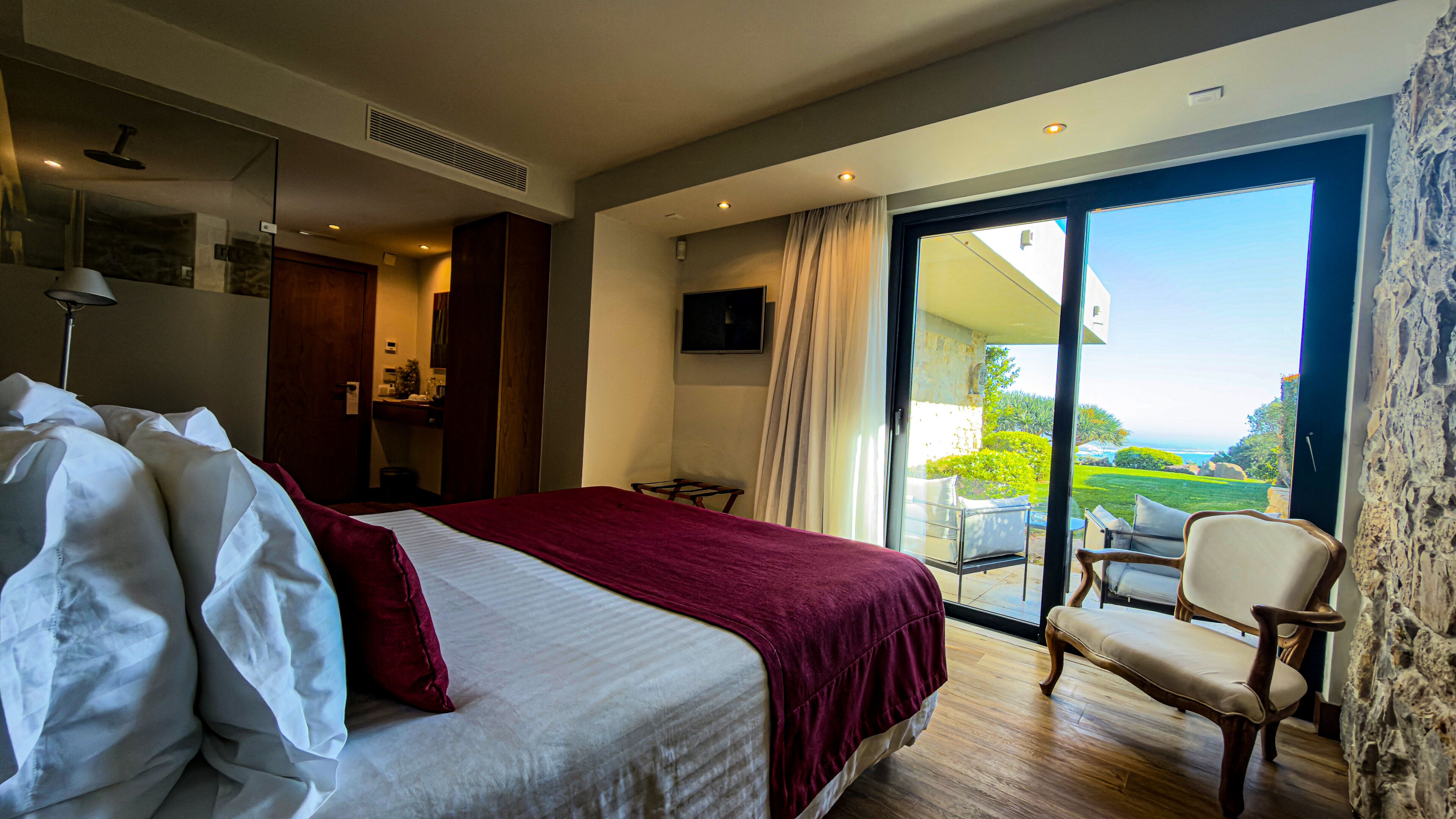 双人房, 露台, 公园景观 (Jampal) | 埃及棉床单、高档床上用品、记忆海绵床垫、迷你吧