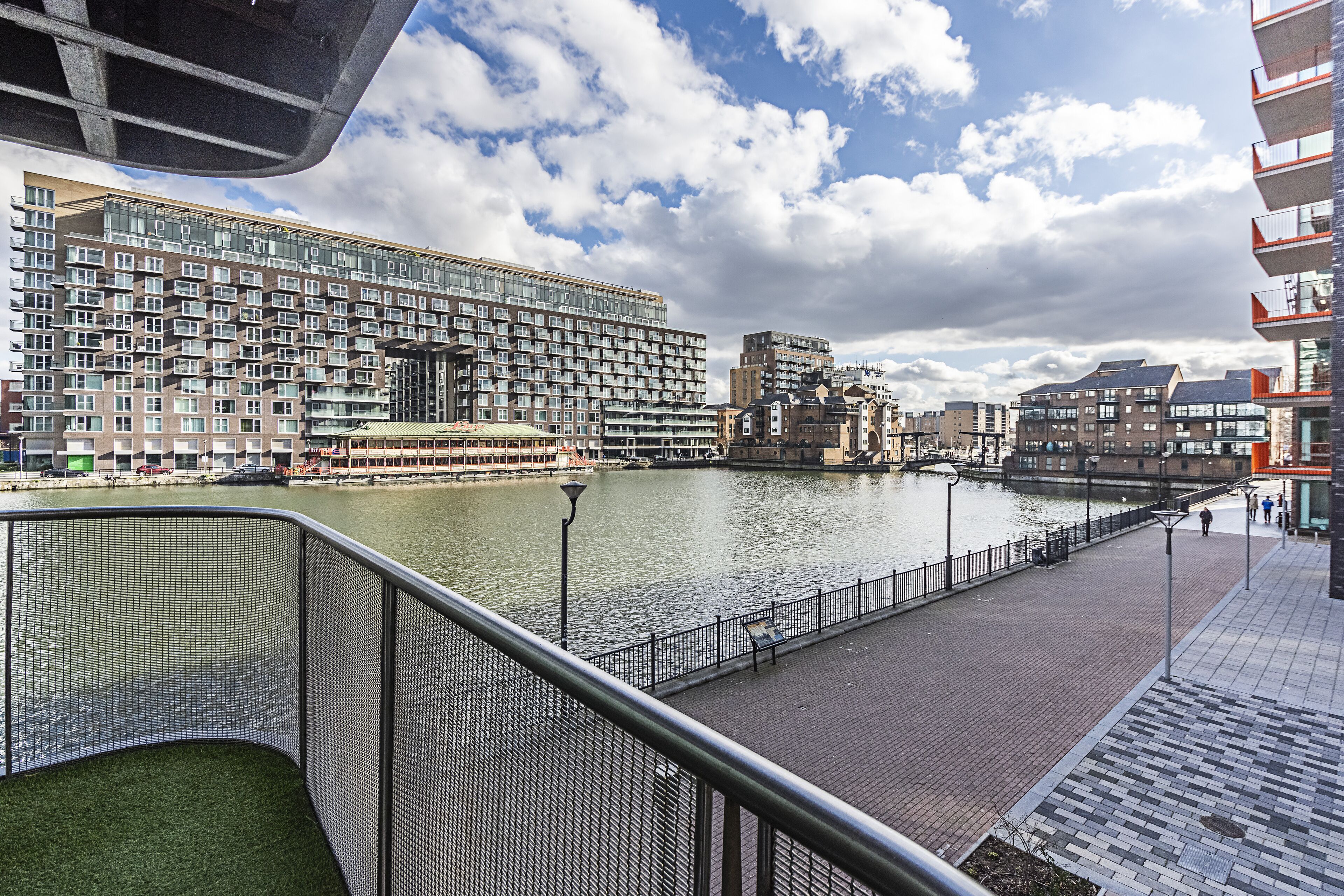 Canary Wharf Apartment with Water View | Balcony view