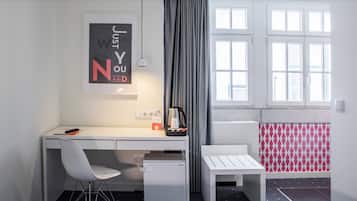 Standard Single Room | Minibar, desk, laptop workspace, blackout curtains