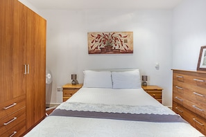 Departamento, 3 habitaciones | 3 habitaciones, tabla de planchar con plancha y cuna de viaje 