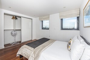 Appartement, 3 chambres | 3 chambres, fer et planche à repasser, lit de bébé portatif