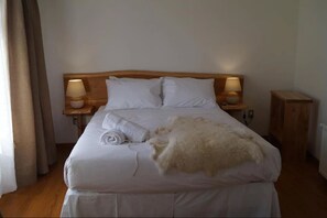 Standard-huone | Pimennysverhot, vuodevaatteet