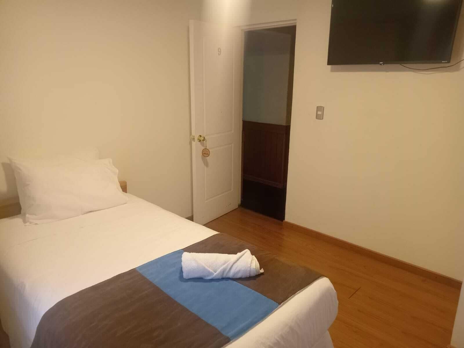 Economy Single Room | Blackout drapes, bed sheets