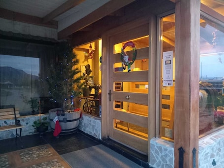 Reception. Hostal Doble E Patagonia