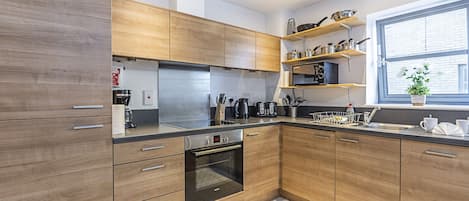Apartment, 3 Bedrooms | Private kitchen