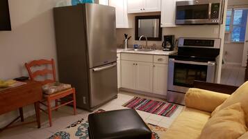 Signature Apartment, Canal View | 2 bedrooms, individually decorated, individually furnished