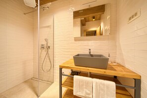 Deluxe Villa, 2 Bedrooms | Bathroom | Shower, hair dryer, towels, soap