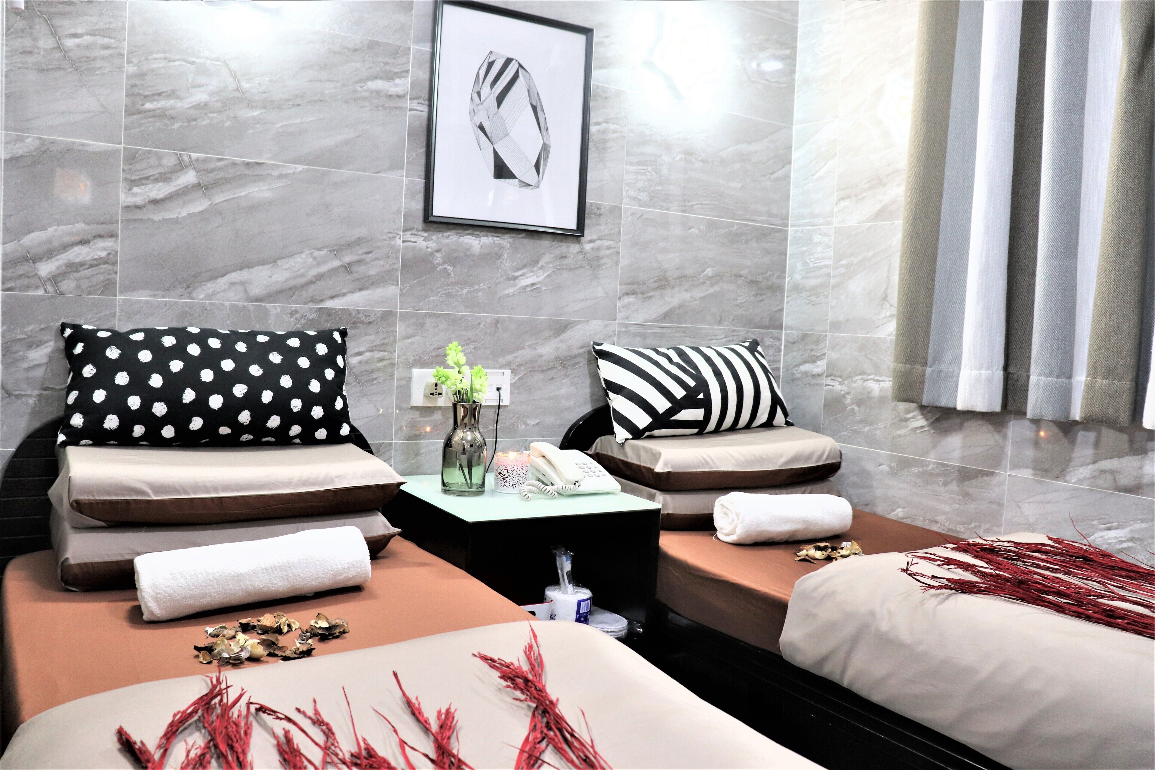 Photo - Metrocity Lounge