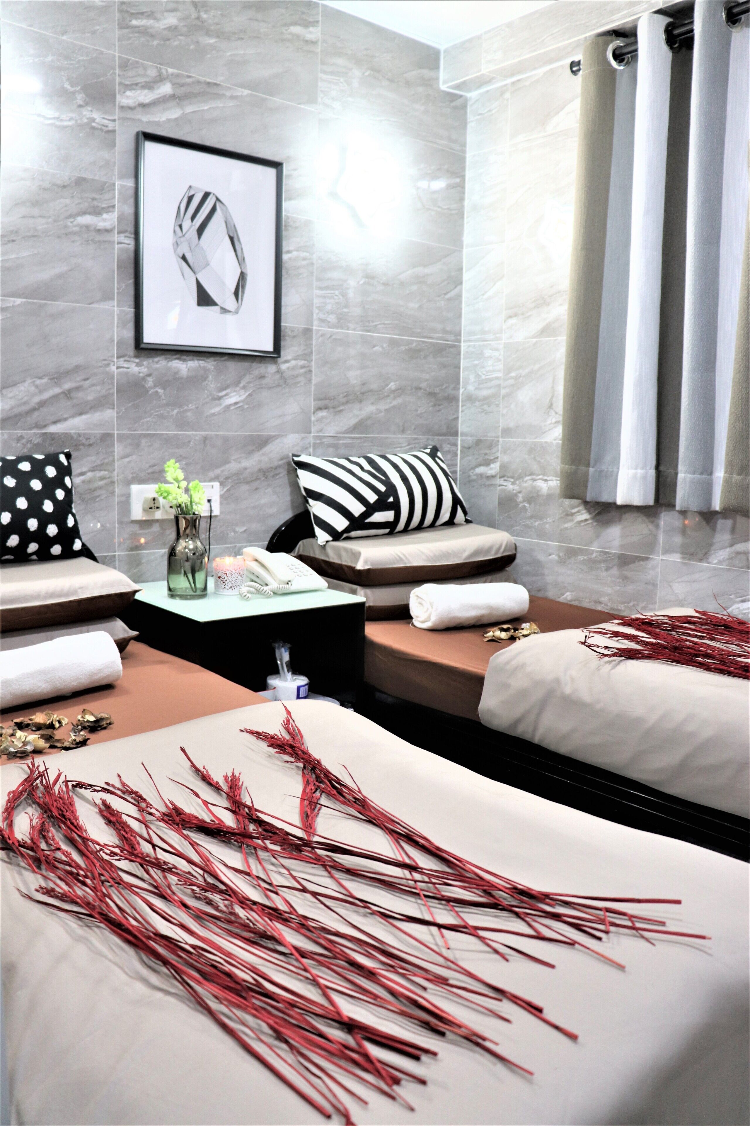 Photo - Metrocity Lounge