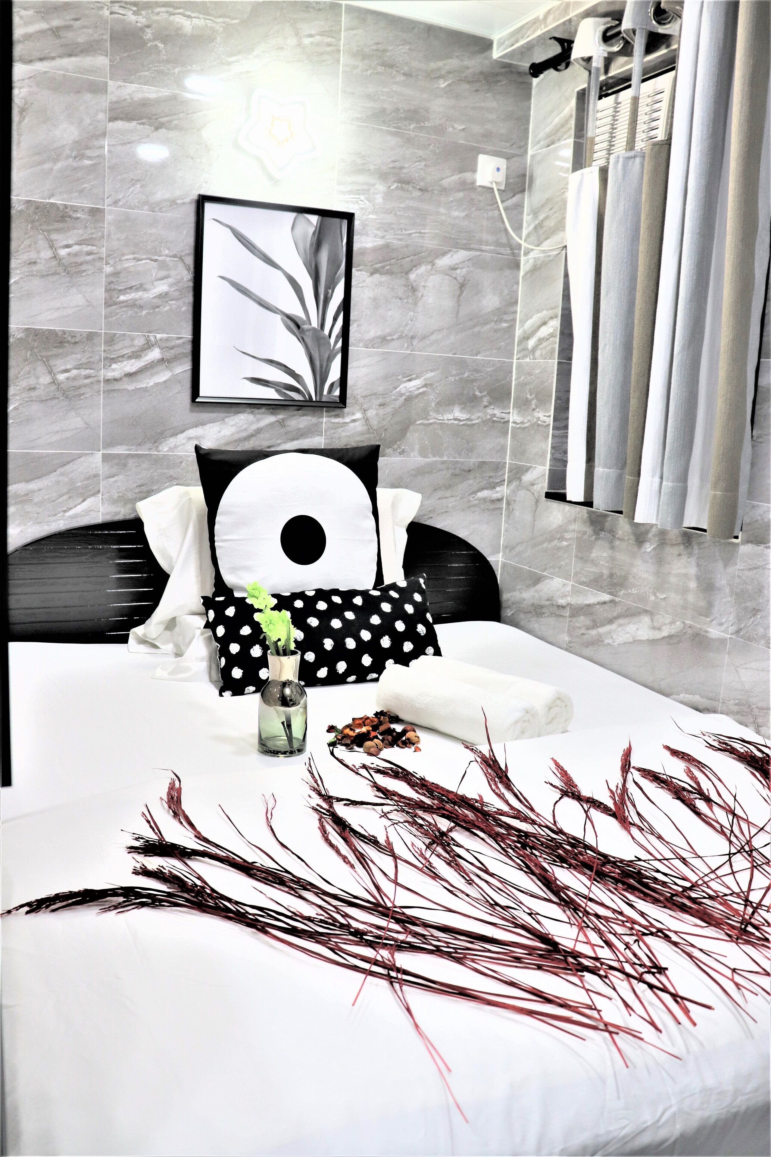 Photo - Metrocity Lounge