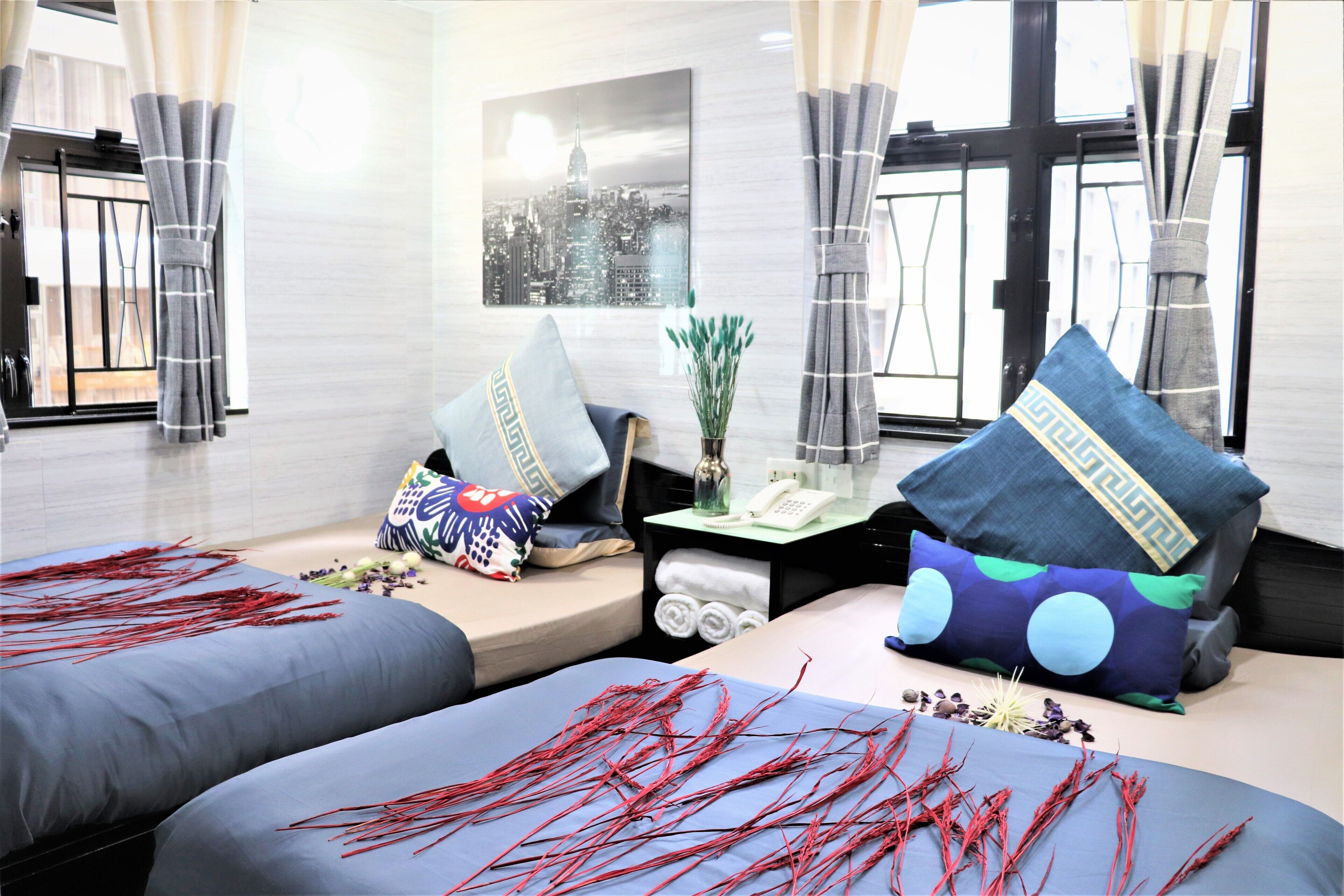 Photo - Metrocity Lounge