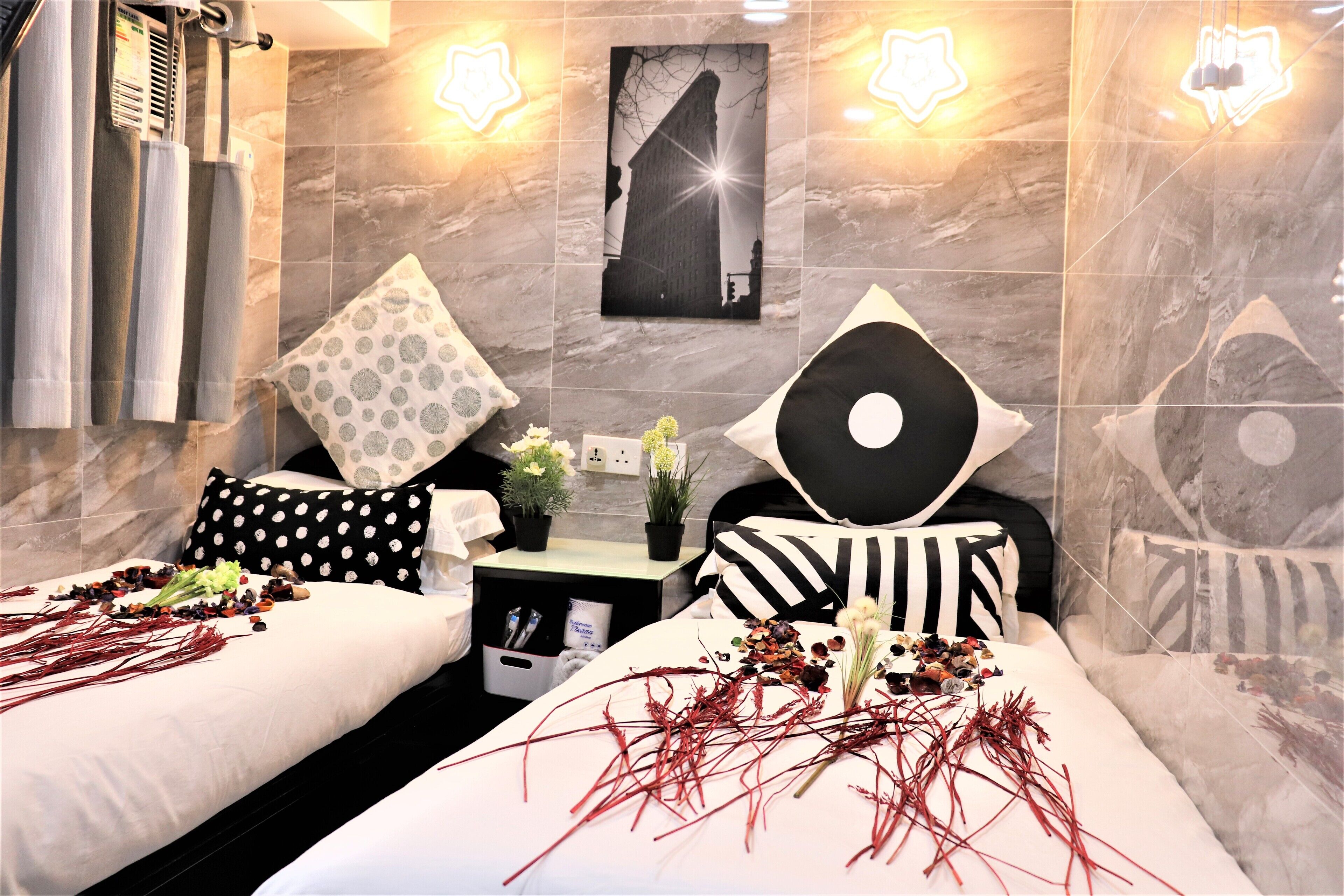 Photo - Metrocity Lounge