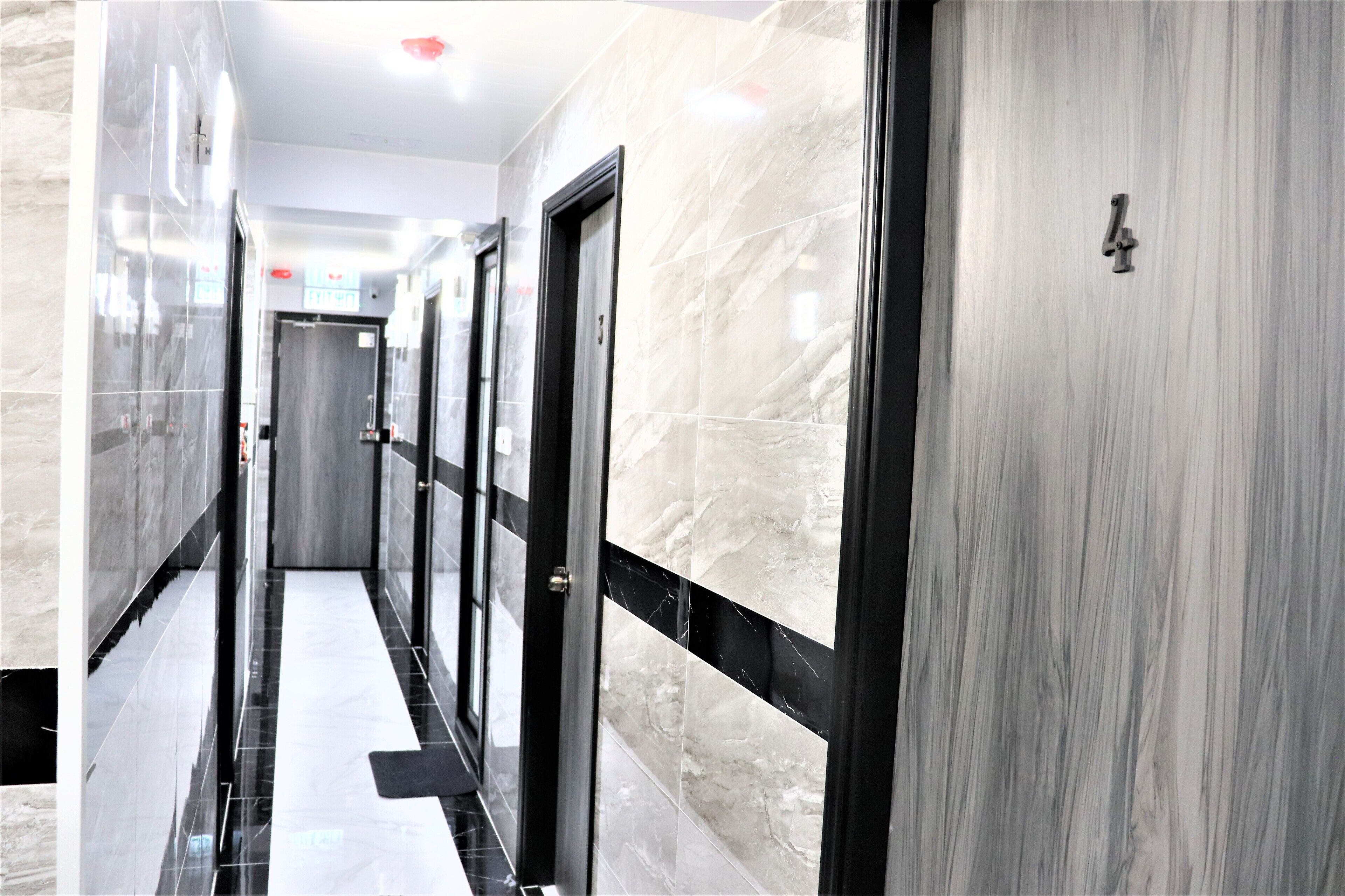 Photo - Metrocity Lounge