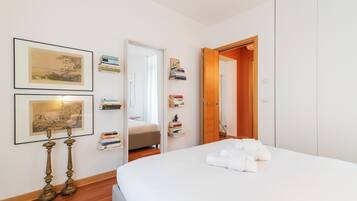 Apartment, 1 Bedroom | 1 bilik tidur, seterika/papan seterika, Wi-fi percuma, cadar katil