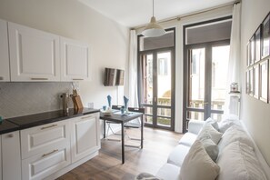 Apartemen, 1 kamar tidur | Dapur pribadi | Lemari es, microwave, kompor, dan mesin pencuci piring