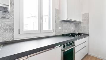 Appartamento, 2 camere da letto | Cucina privata | Frigorifero, microonde, forno, piano cottura