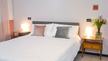 Camera Classic con letto matrimoniale o 2 letti singoli, vista giardino (Porta Ticinese) | Biancheria da letto di alta qualità, minibar, una cassaforte in camera