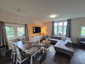 Panoramic Apartment, 2 Bedrooms, Non Smoking, Mountain View | Living area - Apartments Villa Ratskopf (Wernigerode)