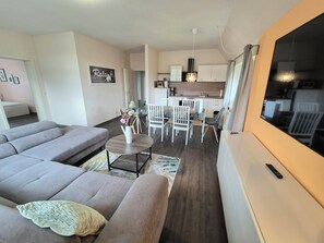 Panoramic Apartment, 2 Bedrooms, Non Smoking, Mountain View | Living area - Apartments Villa Ratskopf (Wernigerode)