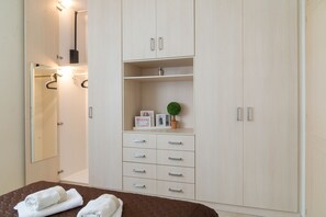 Interior detail - Bow Lux Apartments (Spata-Artemida)
