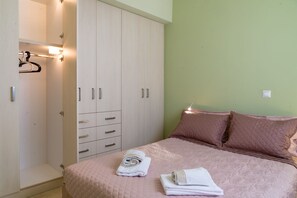 Superior Apartment (2) | 1 bedroom, laptop workspace, soundproofing, iron/ironing board - Bow Lux Apartments (Spata-Artemida)