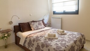 Deluxe Apartment (1) | 1 bedroom, laptop workspace, soundproofing, iron/ironing board - Bow Lux Apartments (Spata-Artemida)