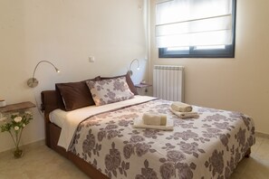 Deluxe-huoneisto (1) | 1 makuuhuone, kannettavalle tietokoneelle sopiva työtila, äänieristys