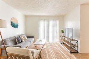 Apartemen Deluks, 1 kamar tidur, Bebas Asap Rokok | Area keluarga | TV layar datar