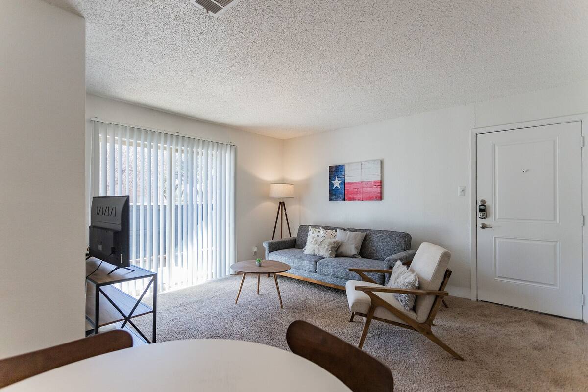 Deluxe Apartment, 1 Bedroom, Non Smoking | Living area | Flat-screen TV