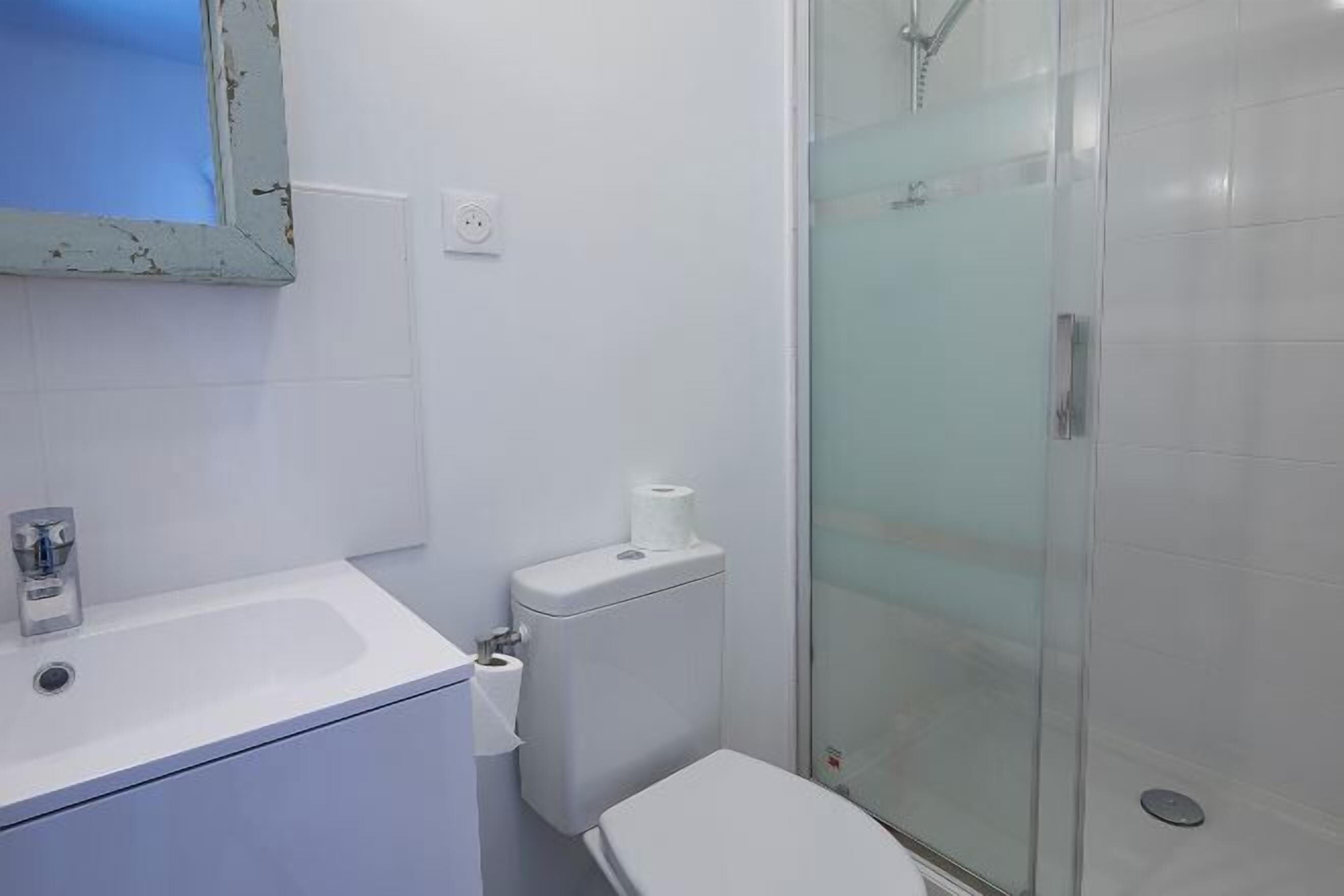 浴室 | 吹風機、毛巾、肥皂、衛生紙