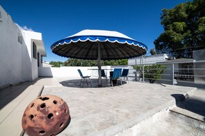 Lobby sitting area - Hotel Verdi (León)