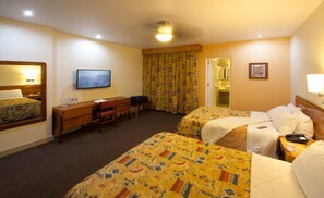 Desk, free WiFi, bed sheets - Hotel Concordia (Uruapan)