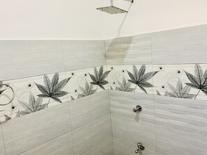Vila | Comodidades do banheiro | Chuveiro, secador de cabelo, toalhas de banho, sabonete