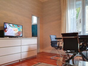 Comfort Apartment | 1 bedroom, laptop workspace, iron/ironing board, free WiFi - Srecko Centar Apartment (Belgrade)