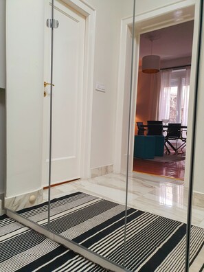Comfort-huoneisto | 1 makuuhuone, kannettavalle tietokoneelle sopiva työtila