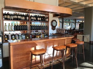 Bar (on property) - Hotel Raices (Curicó)