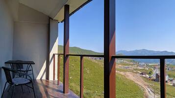 Standard Twin Room, Balcony | Balcony