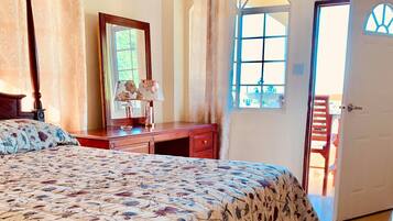 Sun Is Shining | Premium bedding, individually decorated, individually furnished