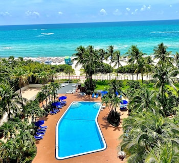 Beach/ocean view at Radisson Resort Miami Beach 
