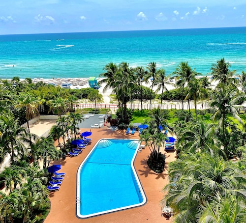 Radisson Resort Miami Beach 
