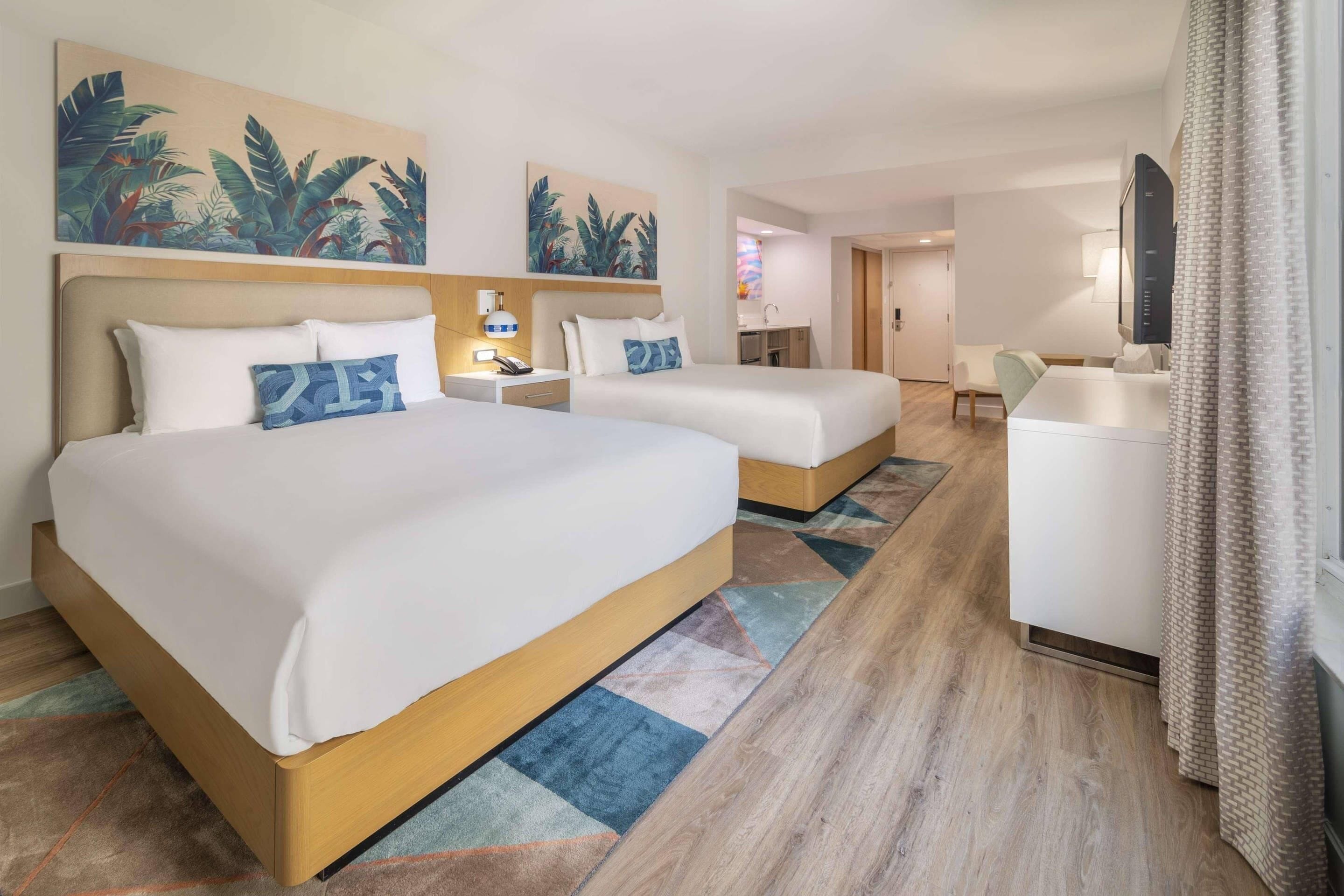 Hypo-allergenic bedding, in-room safe, desk, laptop workspace