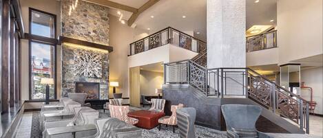 Fernseher, Kamin, Videospiele, DVD-Player