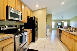 Fridge, microwave, oven, stovetop - 4/2 BRAND NEW EVERYTHING! Close to GOLF, BEACHES, METS STADIUM! (Port St. Lucie)