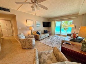 Living area - Beachcomber unit 408 (Longboat Key)