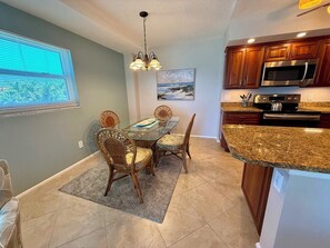 Dining - Beachcomber unit 408 (Longboat Key)