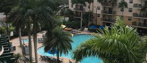 屋外プール、温水プール