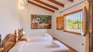 4 habitaciones, cuna de viaje y wifi 