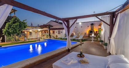 Los Mellizos Peñaflor by Ruralidays